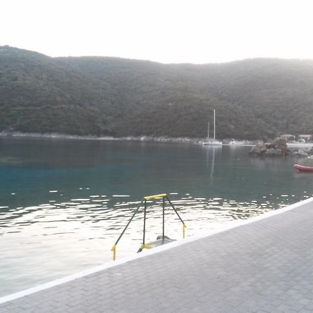 Porto Poros Apartment Mikros Gialos Exterior photo