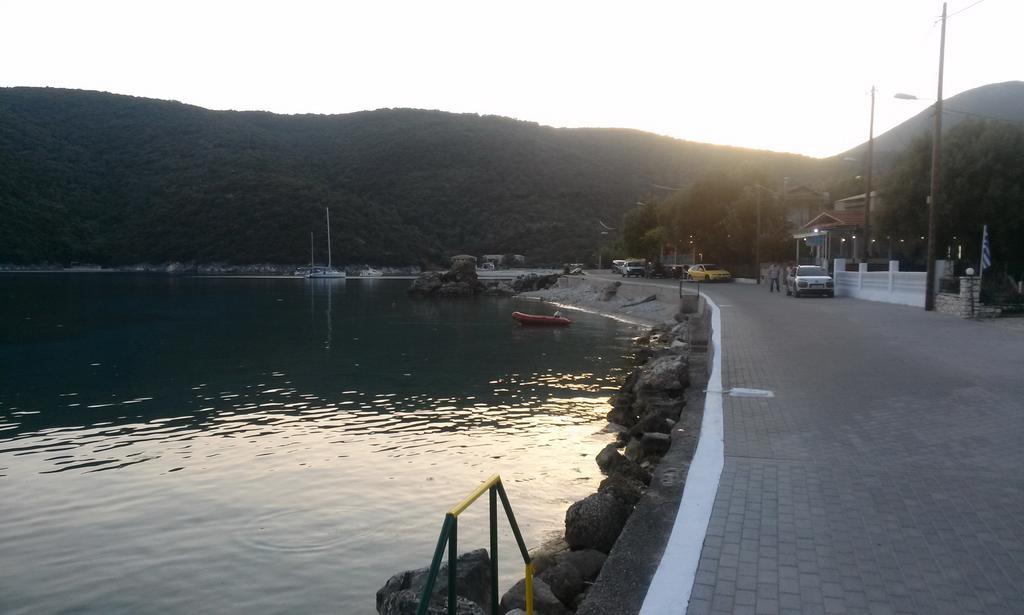 Porto Poros Apartment Mikros Gialos Exterior photo