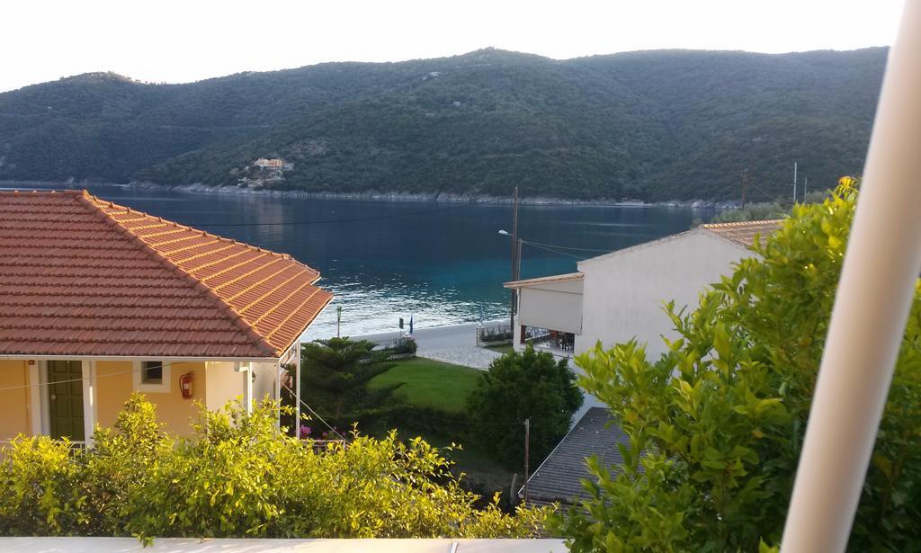 Porto Poros Apartment Mikros Gialos Exterior photo